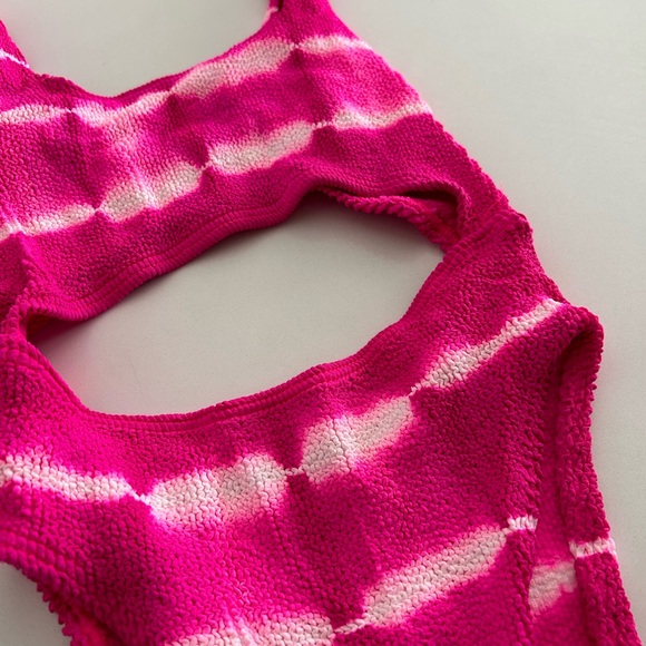 Bound by Bond Eye One Piece - Picture 5 of 7